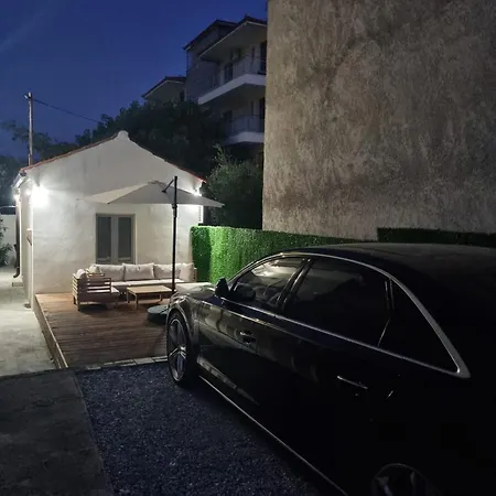 Teo's House أسبروبالتا
